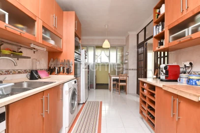 Apartamento T3 para Venda em Oeiras e São Julião da Barra, Paço de Arcos e Caxias