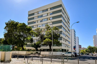 Apartamento T3 para Venda em Oeiras e São Julião da Barra, Paço de Arcos e Caxias