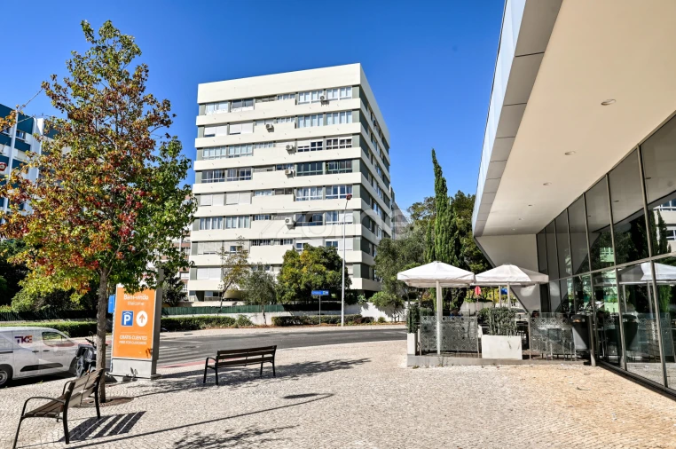 Apartamento T3 para Venda em Oeiras e São Julião da Barra, Paço de Arcos e Caxias Foto 5