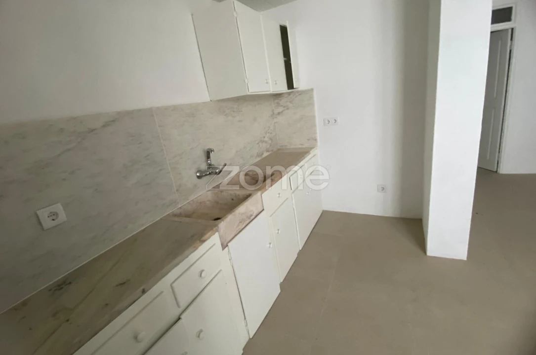 Moradia T2 para Venda em Santa Maria da Devesa Foto 5