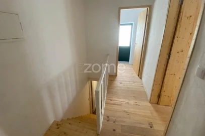 Moradia T2 para Venda em Santa Maria da Devesa