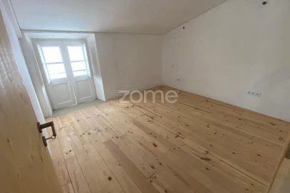 Moradia T2 para Venda em Santa Maria da Devesa