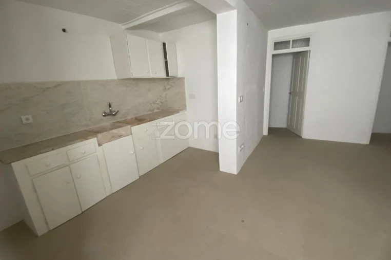 Moradia T2 para Venda em Santa Maria da Devesa Foto 4