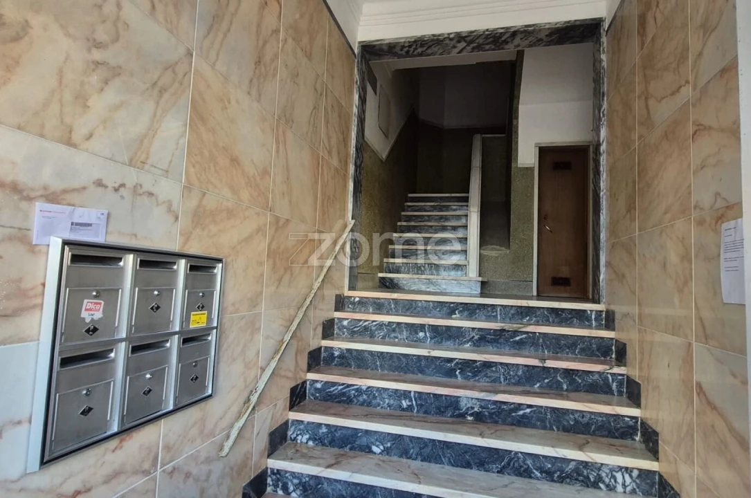 Apartamento T2 para Venda em Loures Foto 17