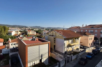 Apartamento T2 para Venda em Loures