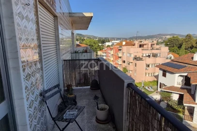 Apartamento T2 para Venda em Loures