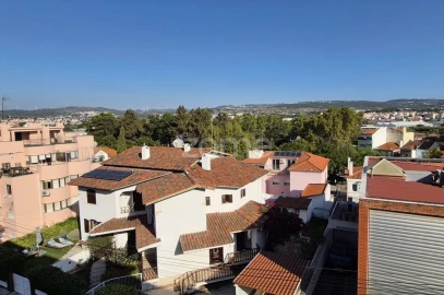 Apartamento T2 para Venda em Loures