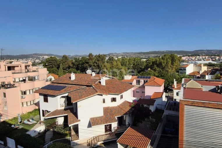 Apartamento T2 para Venda em Loures Foto 12