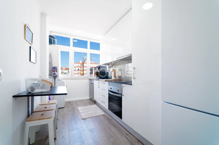 Apartamento T1 para Venda em Póvoa de Santa Iria e Forte da Casa Foto 2