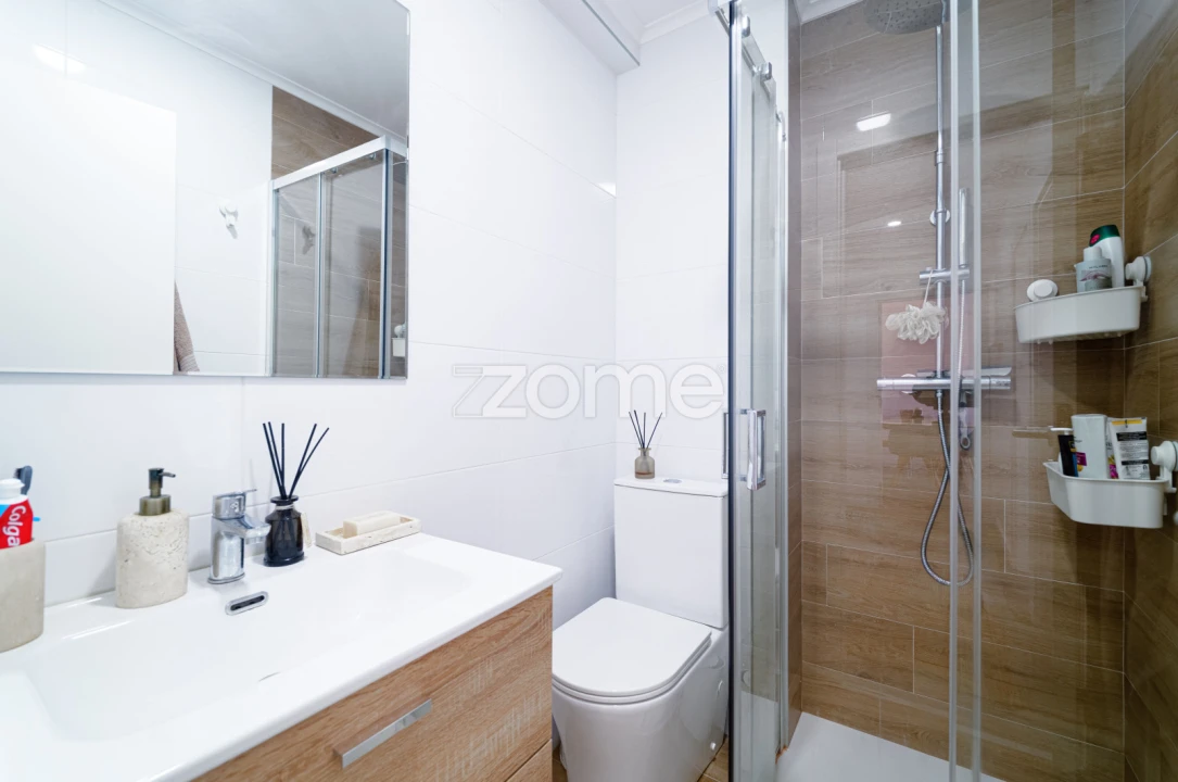 Apartamento T1 para Venda em Póvoa de Santa Iria e Forte da Casa Foto 13