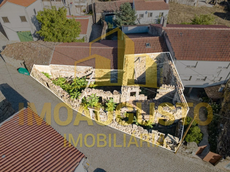 Moradia T3 para Venda em Pinzio Foto 1