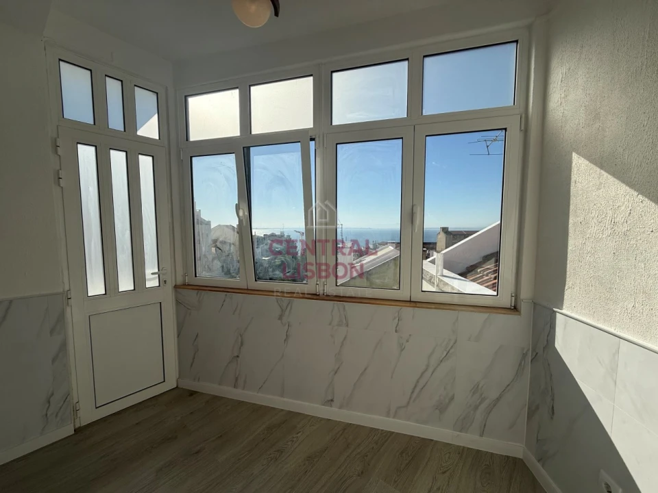 Apartamento T1 para Venda em São Vicente Foto 1