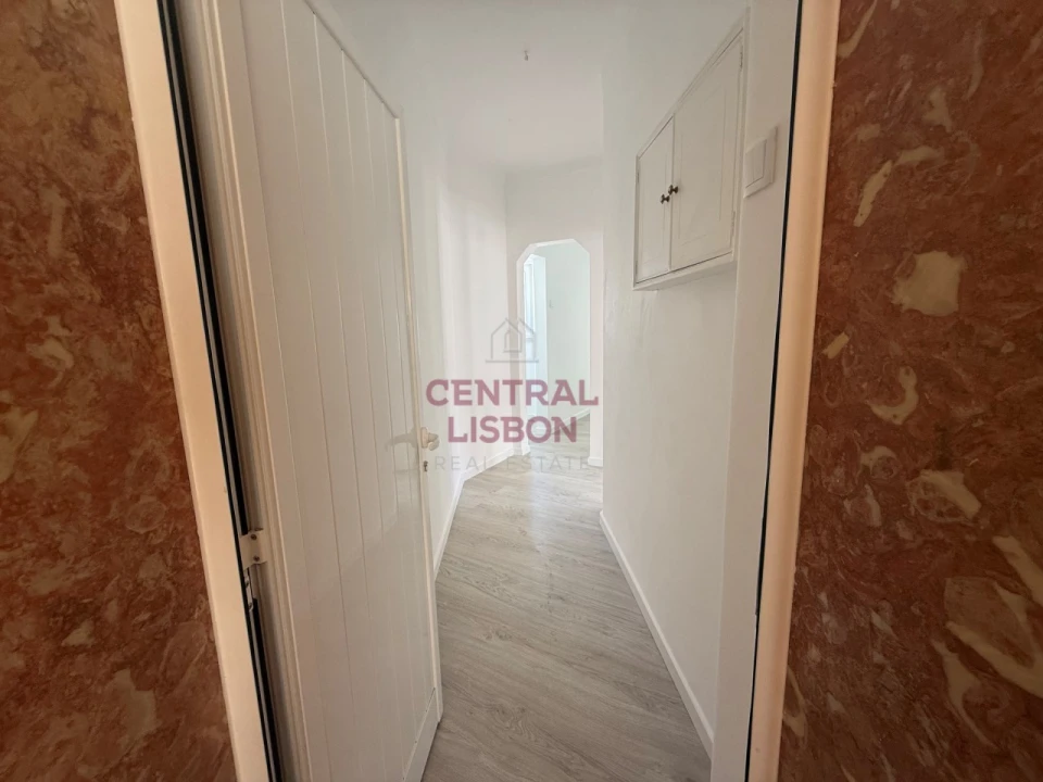 Apartamento T1 para Venda em São Vicente Foto 2