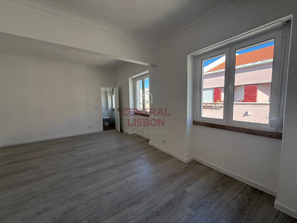 Apartamento T1 para Venda em São Vicente Foto 6
