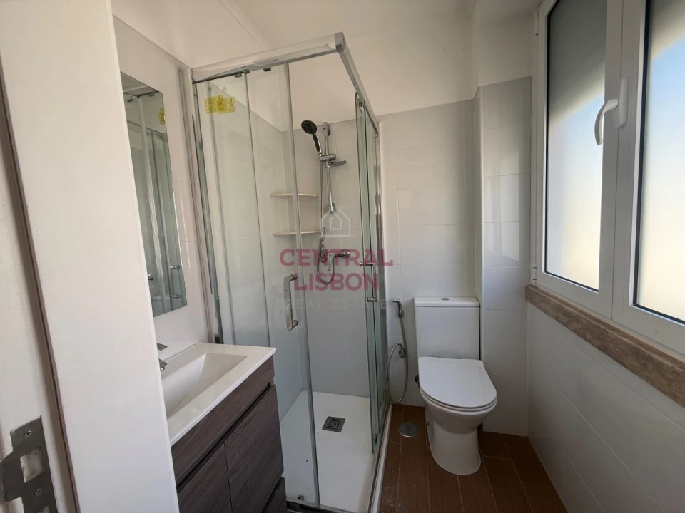 Apartamento T1 para Venda em São Vicente Foto 8
