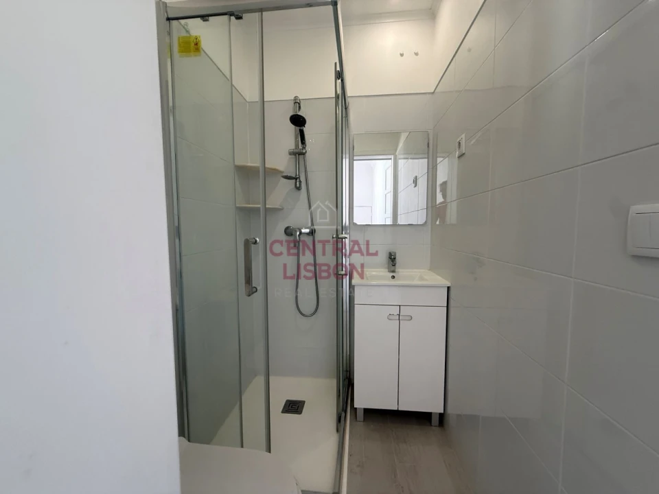 Apartamento T1 para Venda em São Vicente Foto 25