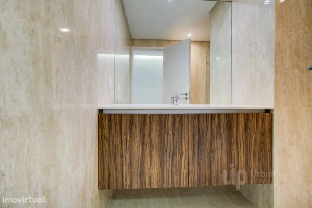 Apartamento T3 para Arrendamento em Algés, Linda-A-Velha e Cruz Quebrada-Dafundo Foto 8