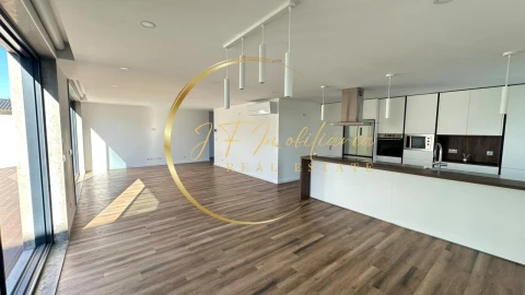 Moradia T4 para Venda em Ílhavo (São Salvador)