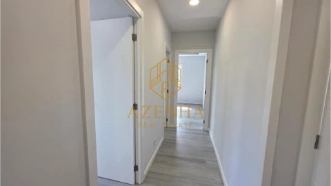 Moradia T3 para Venda em Santa Maria de Lamas