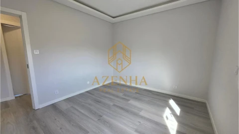 Moradia T3 para Venda em Santa Maria de Lamas