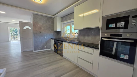 Moradia T3 para Venda em Santa Maria de Lamas