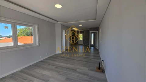 Moradia T3 para Venda em Santa Maria de Lamas