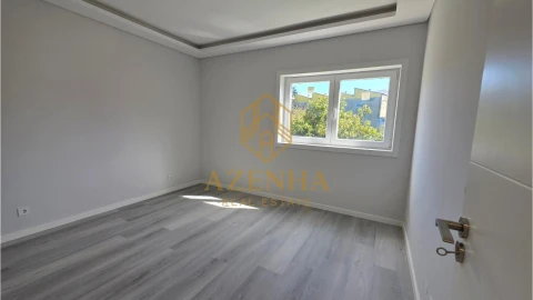Moradia T3 para Venda em Santa Maria de Lamas