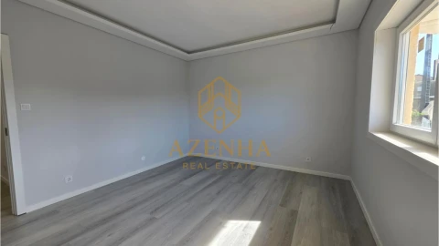 Moradia T3 para Venda em Santa Maria de Lamas