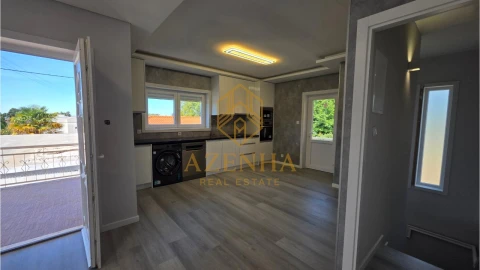 Moradia T3 para Venda em Santa Maria de Lamas