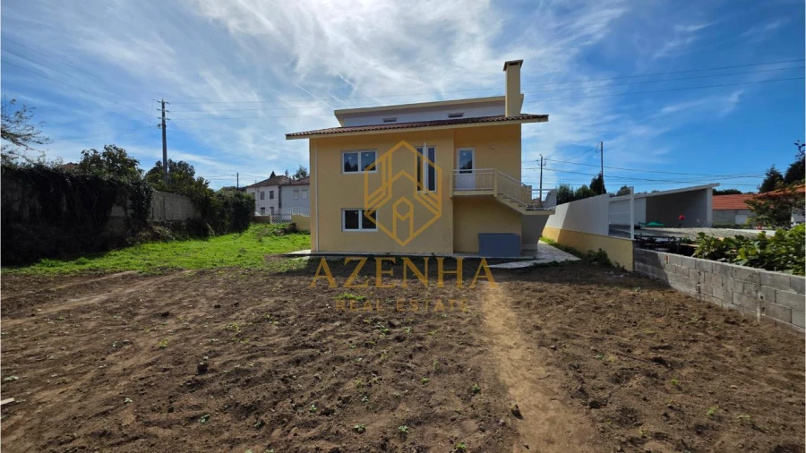 Moradia T3 para Venda em Santa Maria de Lamas Foto 24