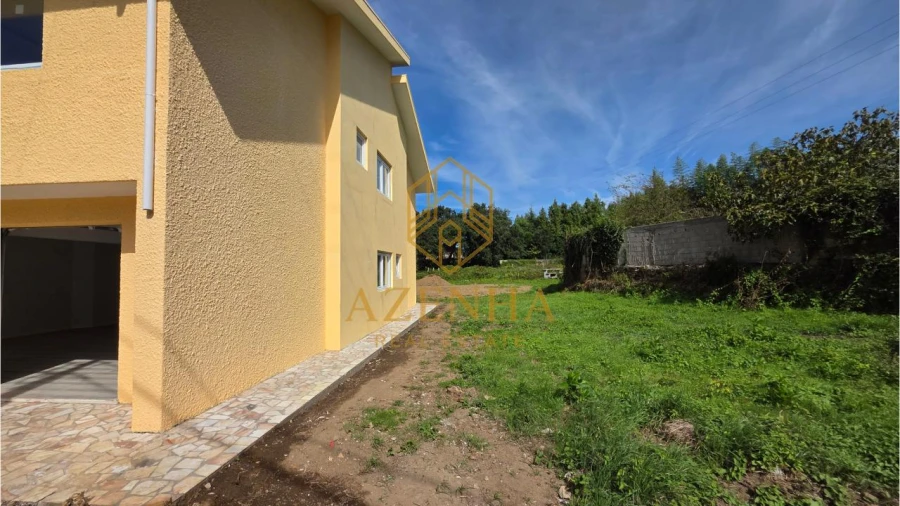 Moradia T3 para Venda em Santa Maria de Lamas Foto 32