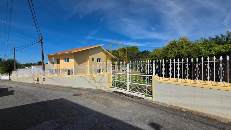 Moradia T3 para Venda em Santa Maria de Lamas