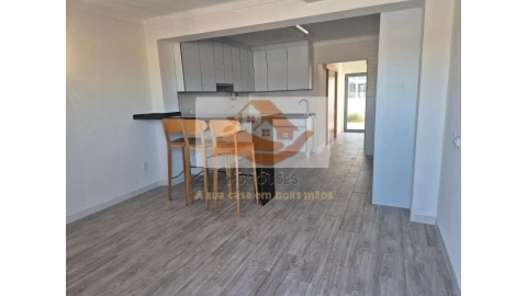Moradia T2 para Venda em Alvalade