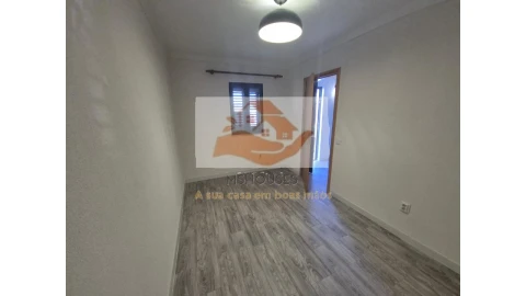 Moradia T2 para Venda em Alvalade