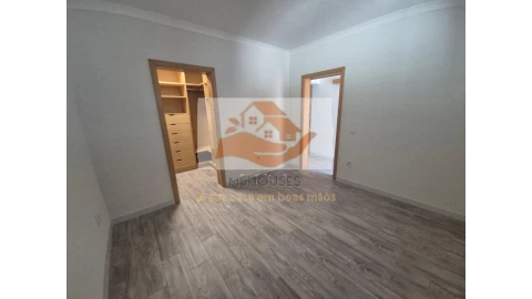 Moradia T2 para Venda em Alvalade
