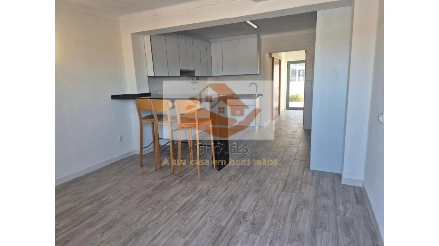 Moradia T2 para Venda em Alvalade Foto 2