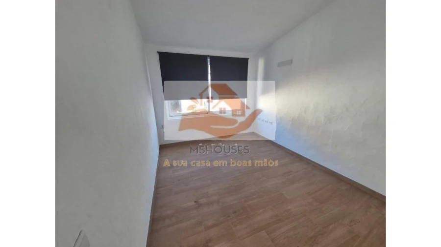 Moradia T2 para Venda em Alvalade Foto 22