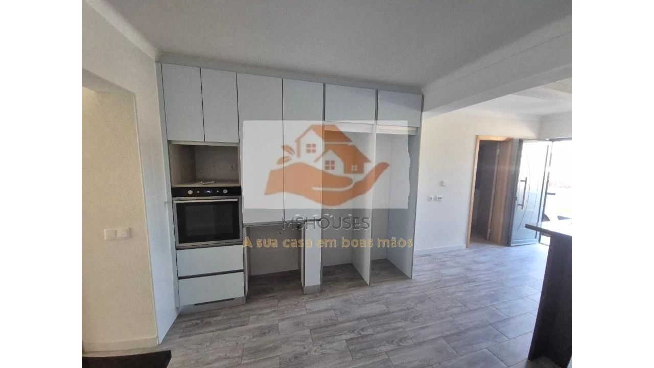Moradia T2 para Venda em Alvalade Foto 7