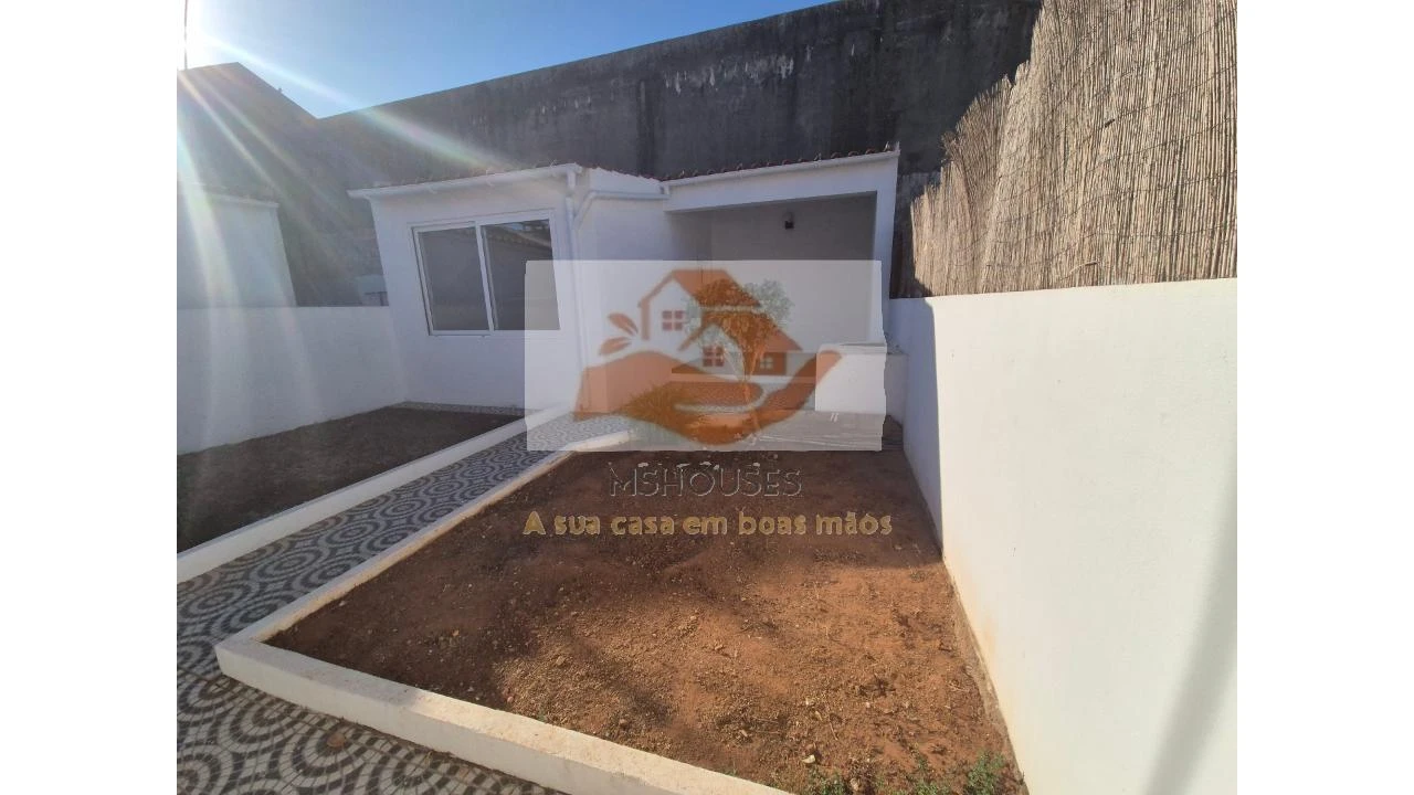 Moradia T2 para Venda em Alvalade Foto 20