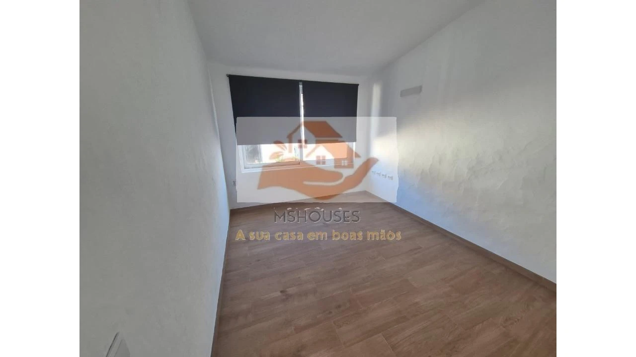 Moradia T2 para Venda em Alvalade Foto 22