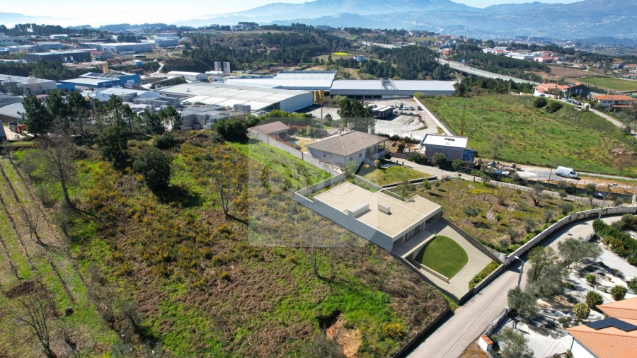Terreno para Venda em Constantim e Vale de Nogueiras