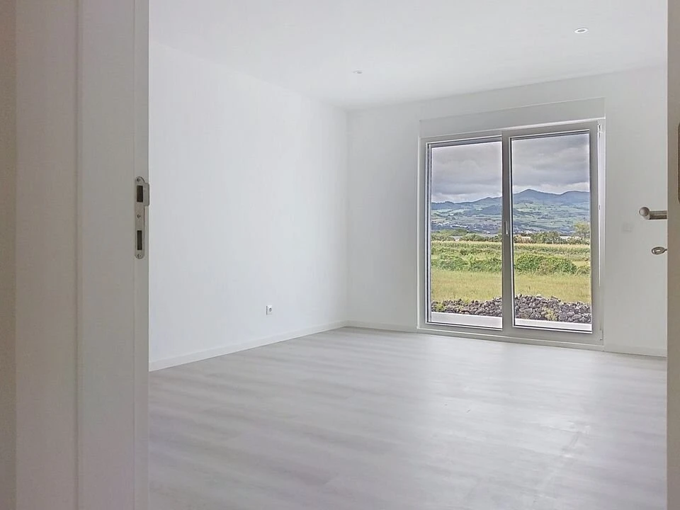 Moradia T4 para Venda em Fenais da Luz Foto 17