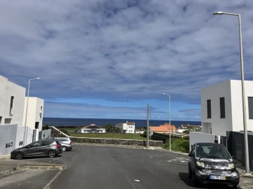 Moradia T4 para Venda em Fenais da Luz