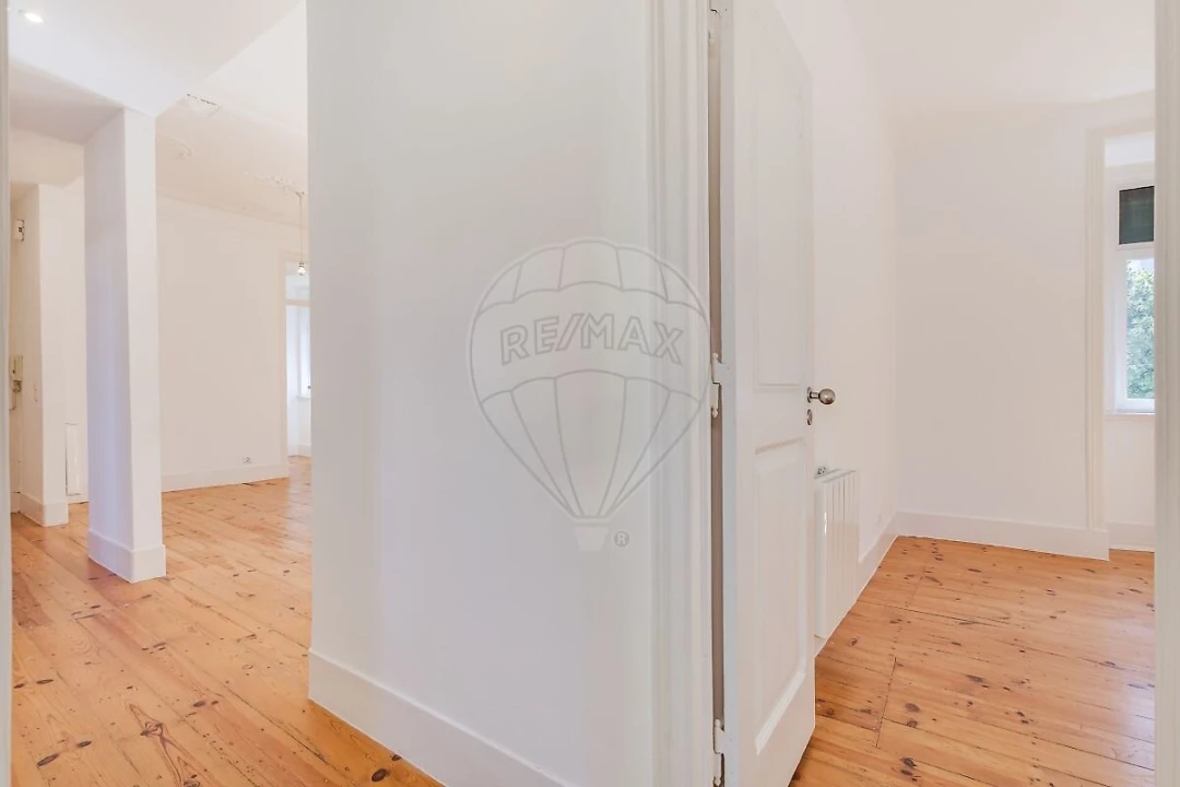 Apartamento T3 para Venda em Santo António Foto 26