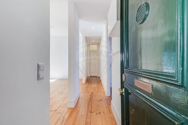 Apartamento T3 para Venda em Santo António Foto 2