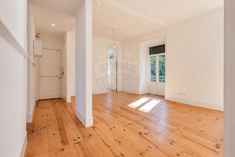 Apartamento T3 para Venda em Santo António Foto 8
