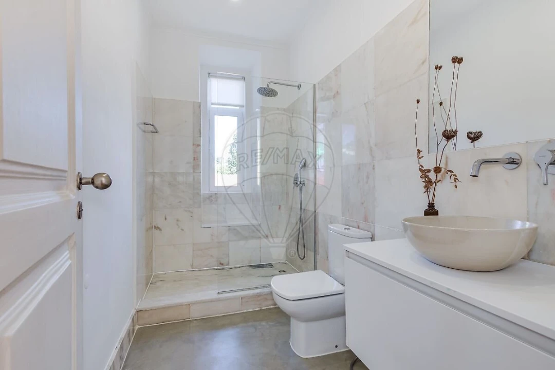 Apartamento T3 para Venda em Santo António Foto 30
