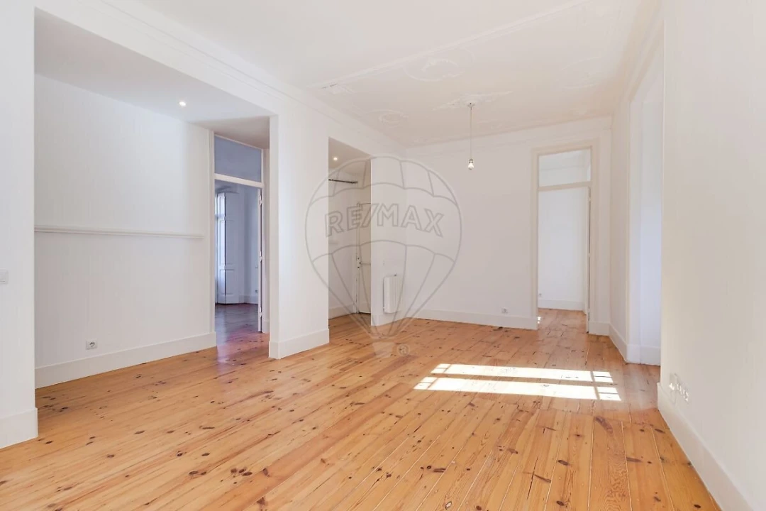 Apartamento T3 para Venda em Santo António Foto 9