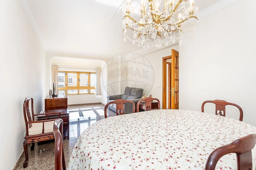 Apartamento T1 para Venda em Benfica Foto 5