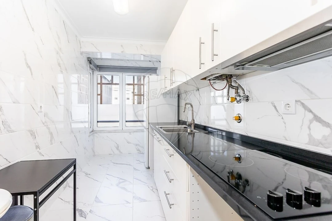 Apartamento T1 para Venda em Benfica Foto 7